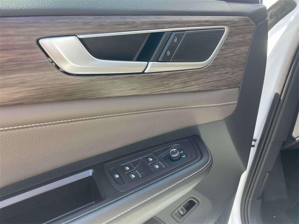 new 2024 Volkswagen Atlas car, priced at $47,891