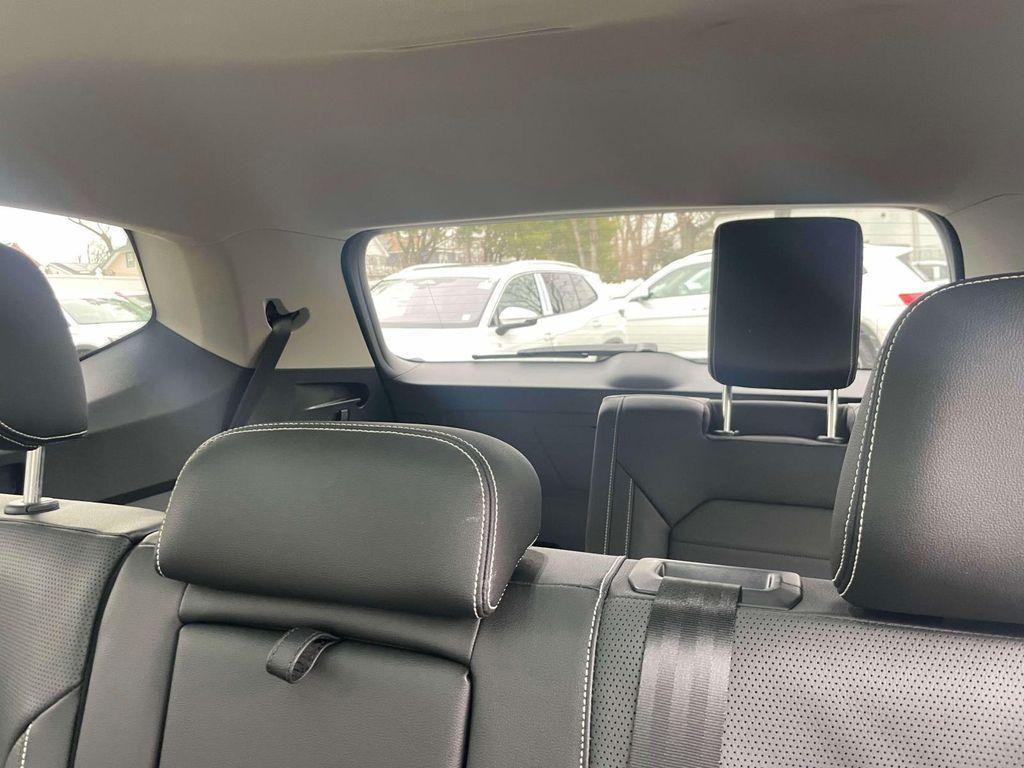 new 2025 Volkswagen Atlas car, priced at $46,327