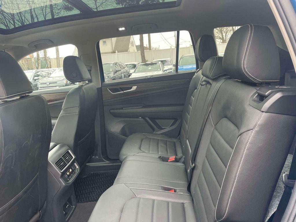 new 2025 Volkswagen Atlas car, priced at $46,327