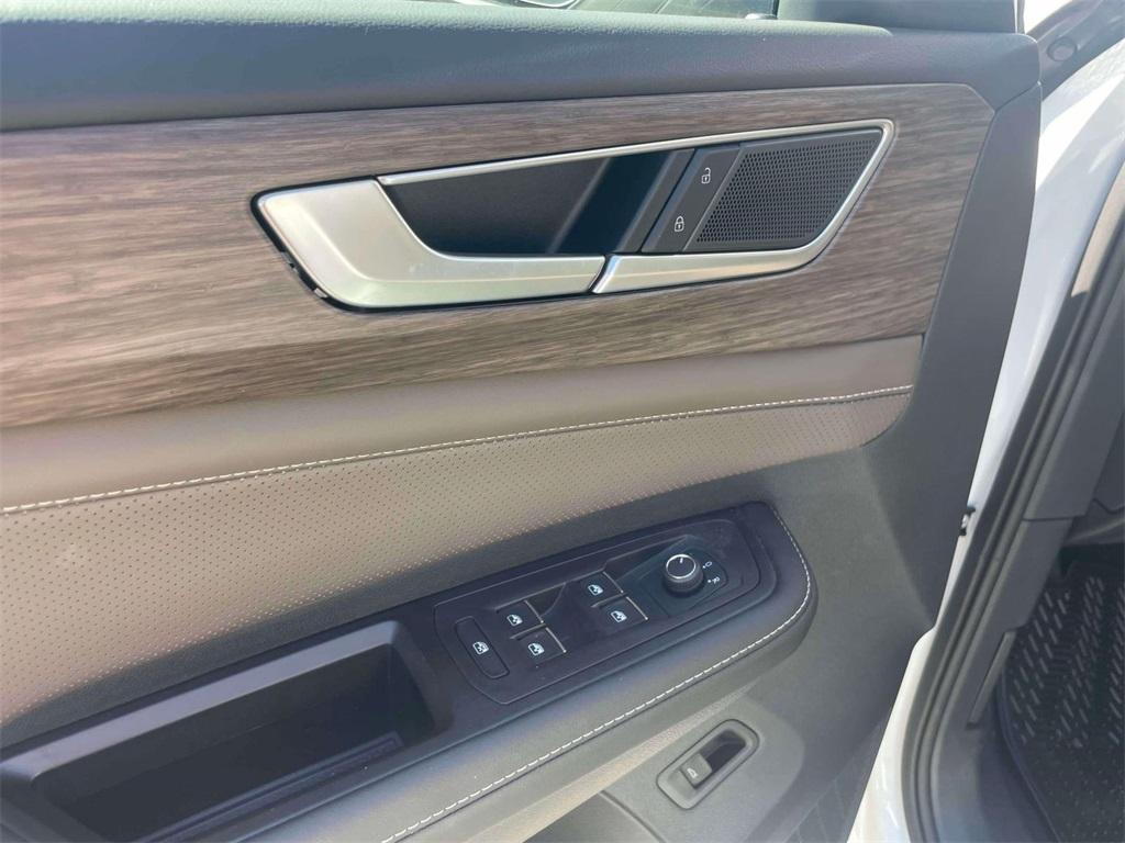 new 2024 Volkswagen Atlas car, priced at $47,894