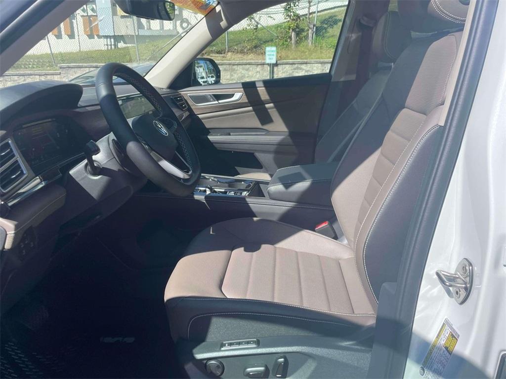 new 2024 Volkswagen Atlas car, priced at $47,894