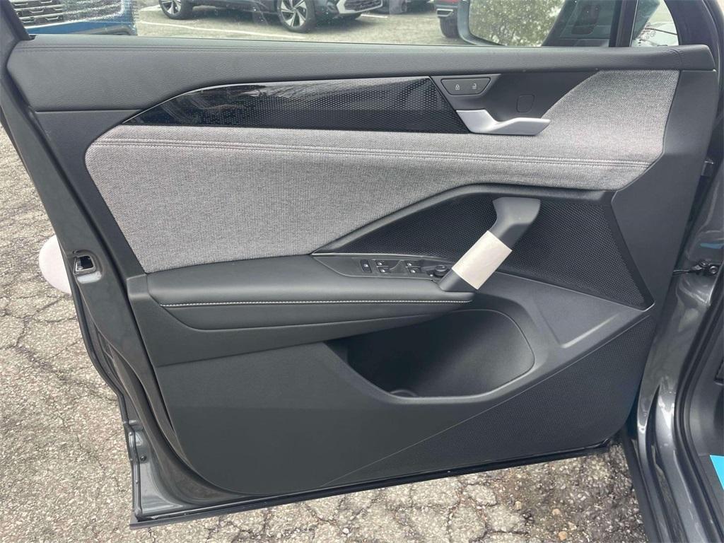 new 2026 Volkswagen Tiguan car, priced at $33,381