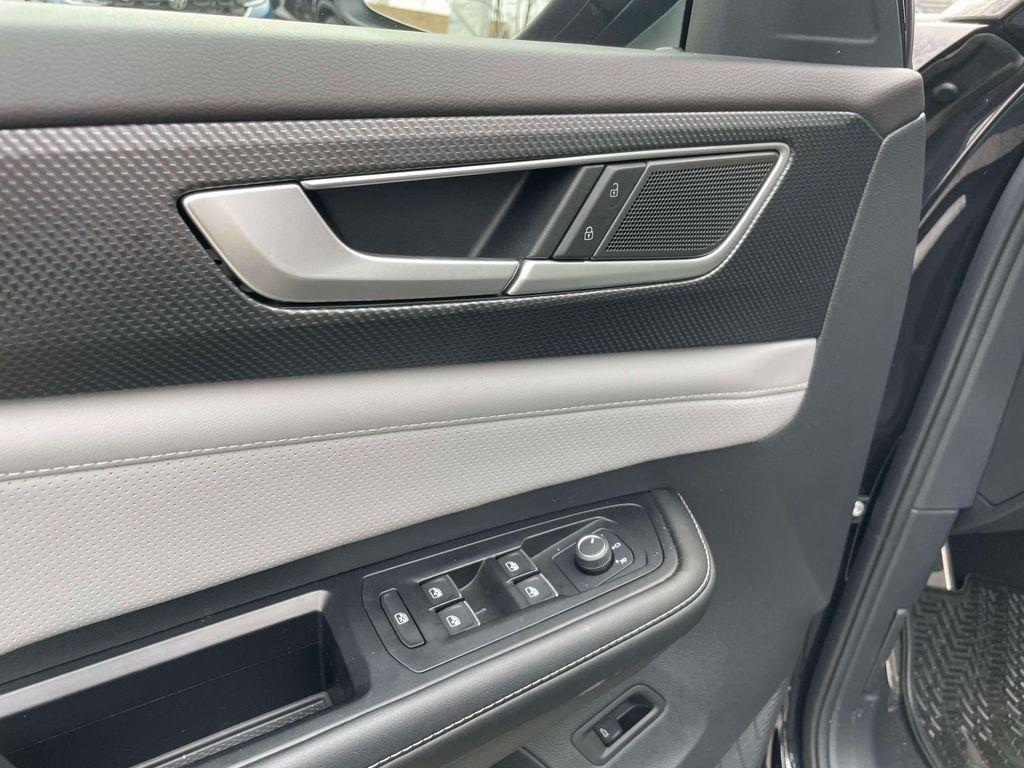 new 2024 Volkswagen Atlas Cross Sport car, priced at $42,018