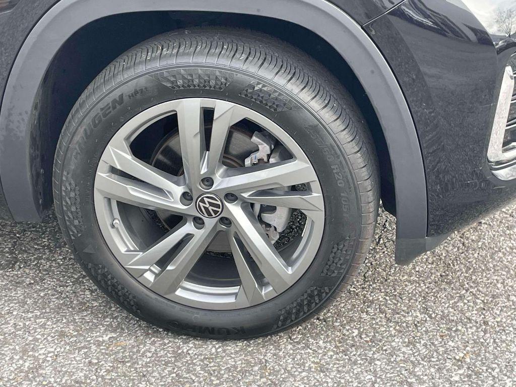 new 2024 Volkswagen Atlas Cross Sport car, priced at $42,018