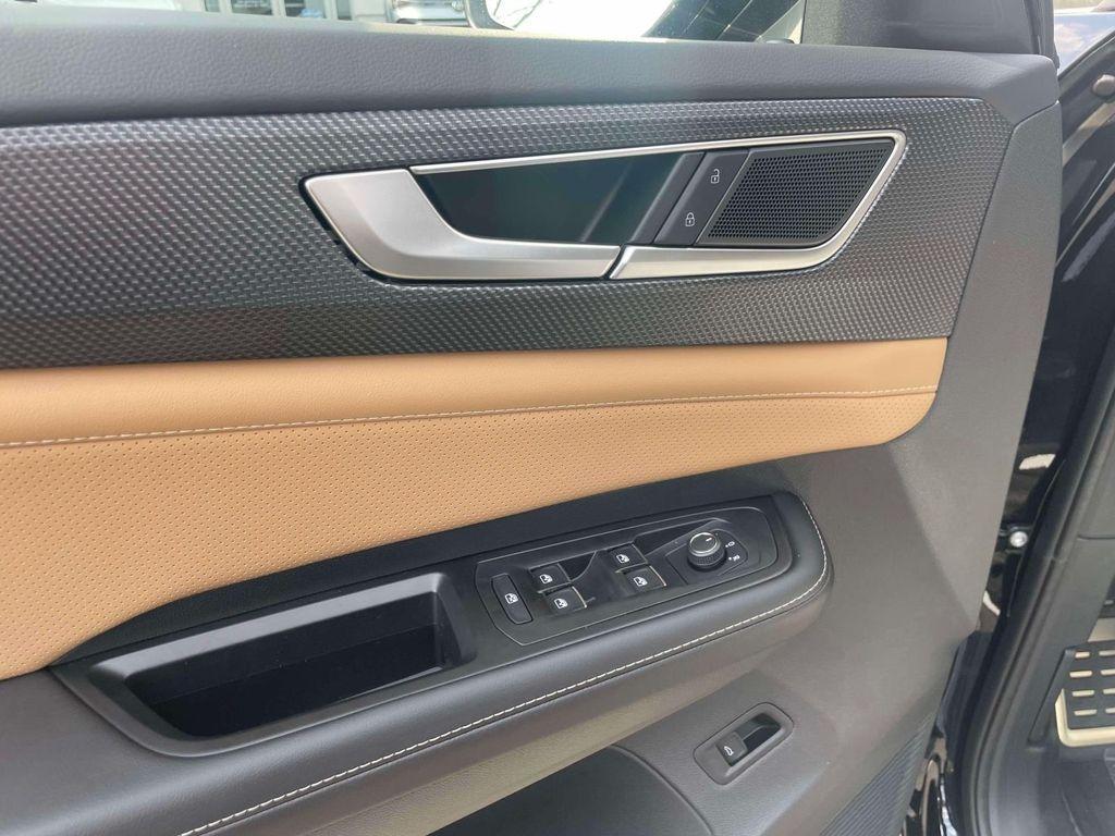 new 2026 Volkswagen Atlas Cross Sport car, priced at $50,678