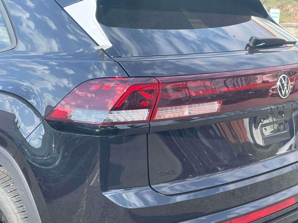 new 2026 Volkswagen Atlas Cross Sport car, priced at $50,678