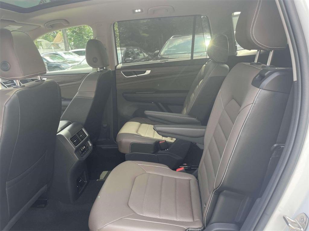 new 2024 Volkswagen Atlas car, priced at $42,701