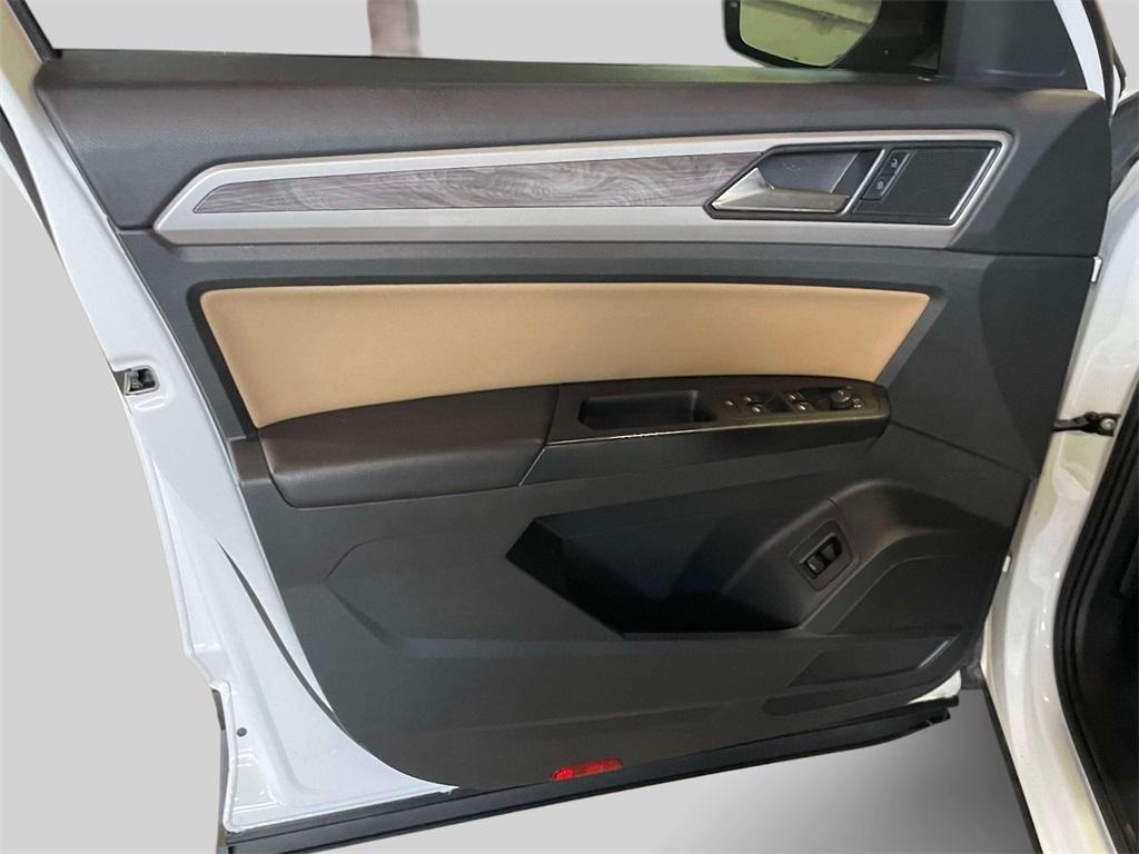 used 2020 Volkswagen Atlas Cross Sport car, priced at $19,900