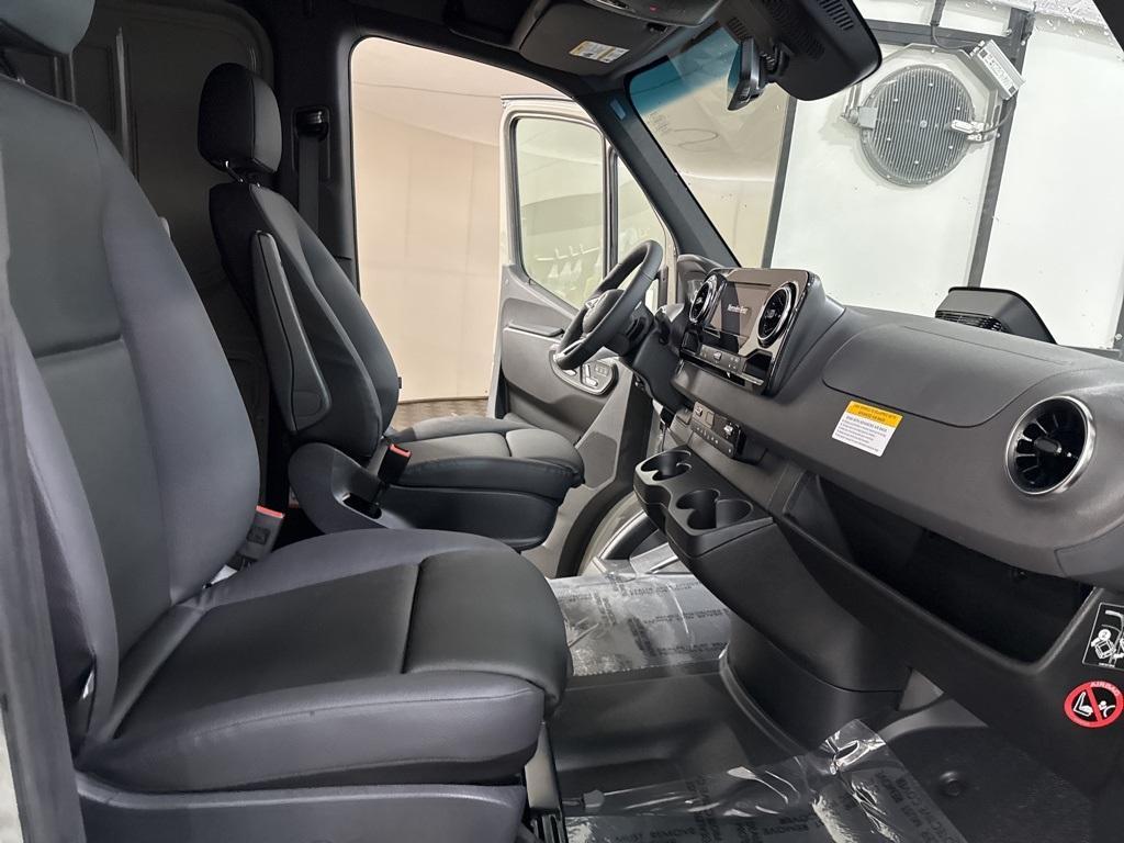 new 2026 Mercedes-Benz Sprinter 2500 car, priced at $86,333