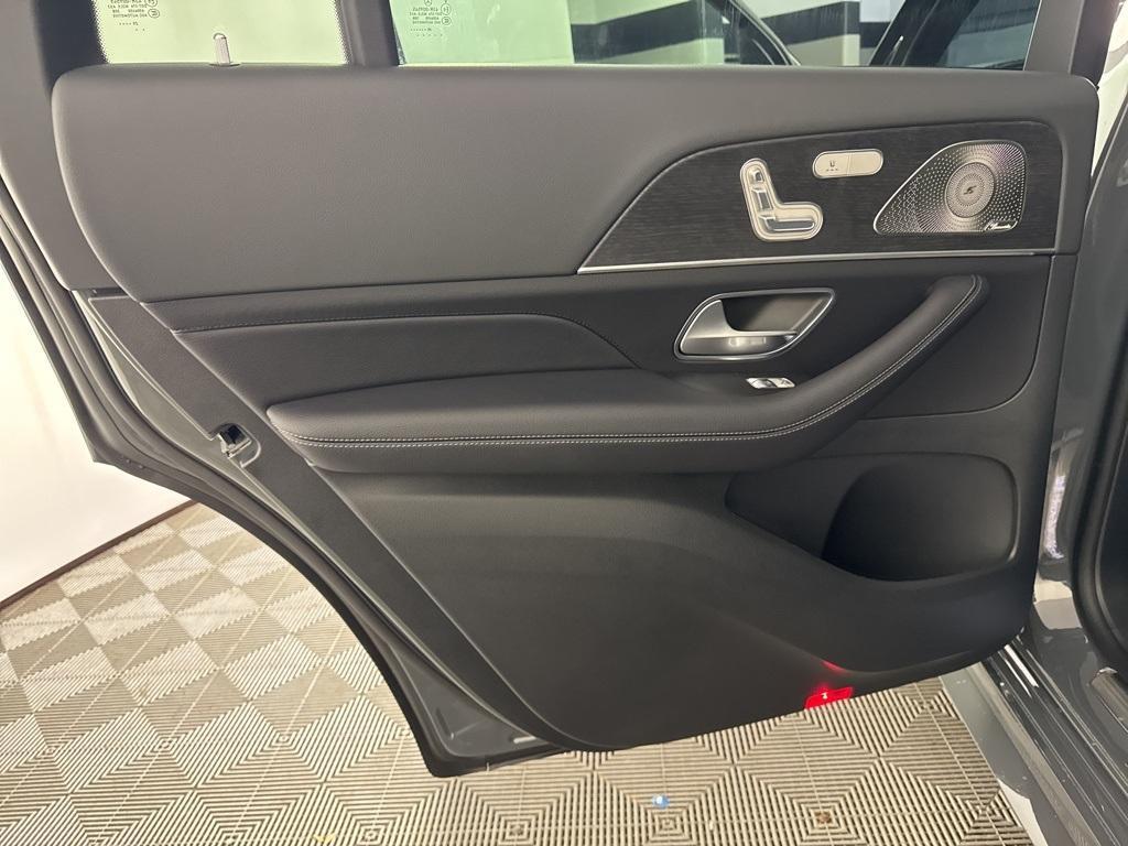 new 2026 Mercedes-Benz GLS 450 car, priced at $97,100