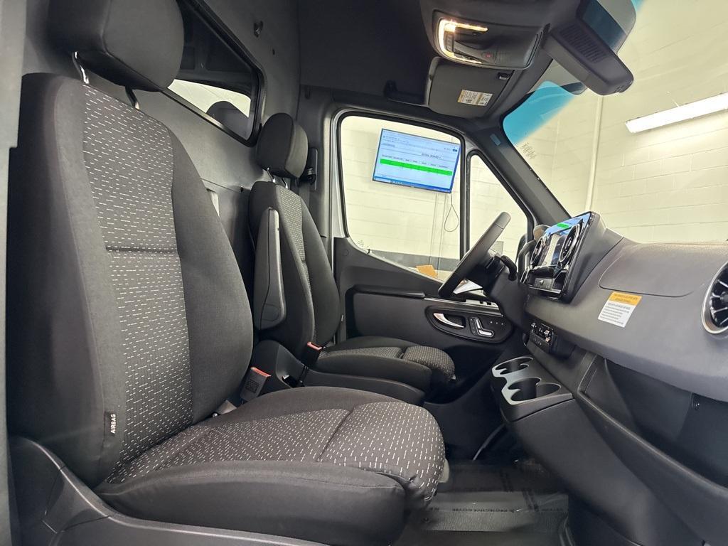 new 2025 Mercedes-Benz Sprinter 2500 car