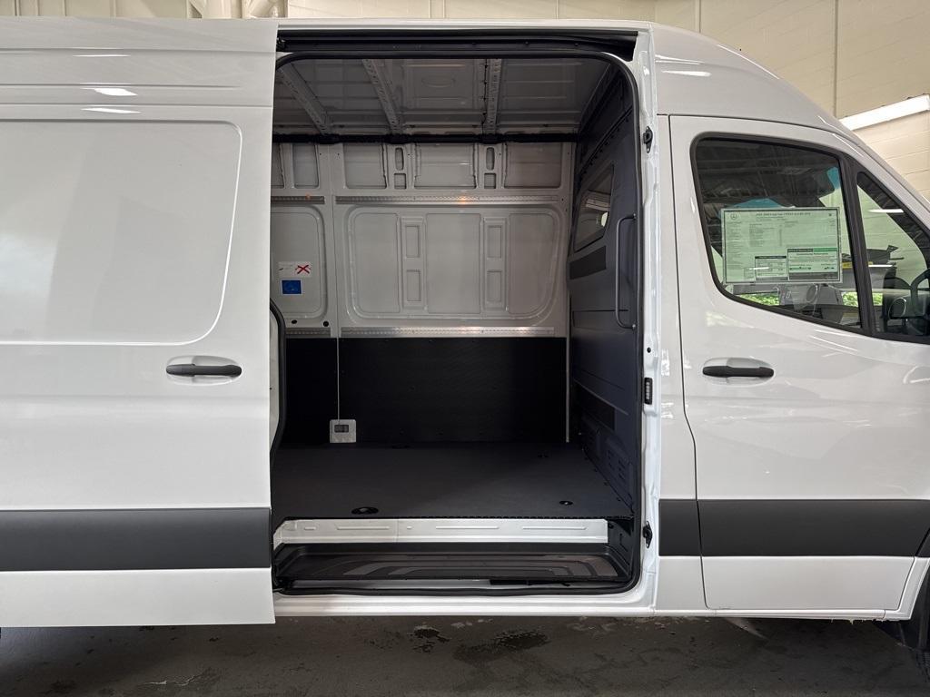 new 2025 Mercedes-Benz Sprinter 2500 car
