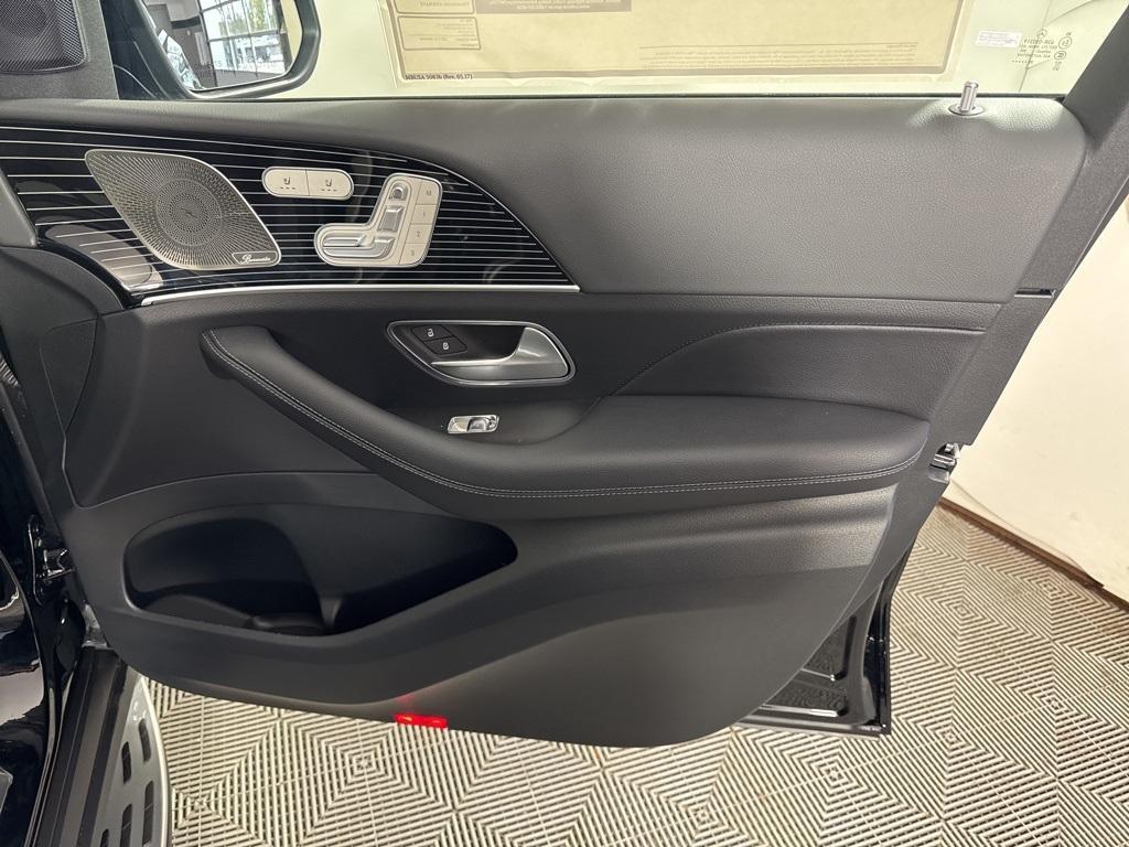 new 2026 Mercedes-Benz GLS 580 car, priced at $125,490