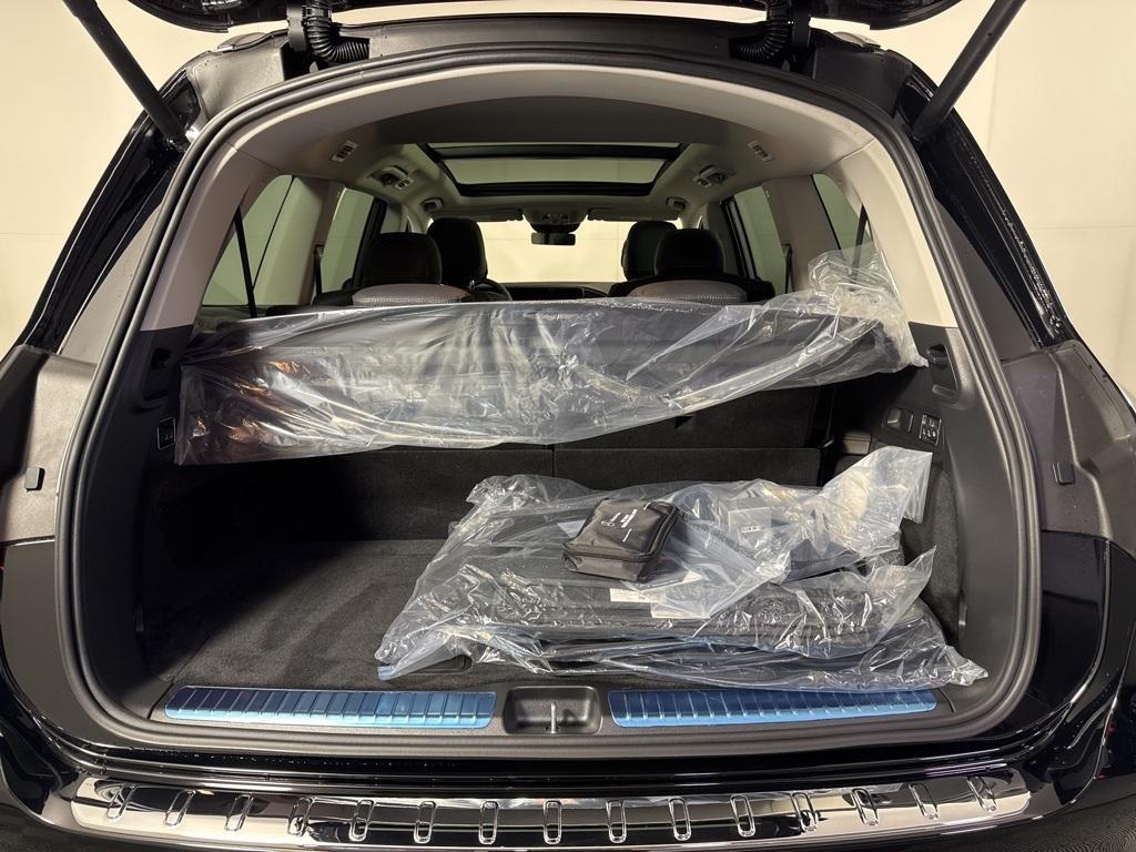 new 2026 Mercedes-Benz GLS 580 car, priced at $125,490