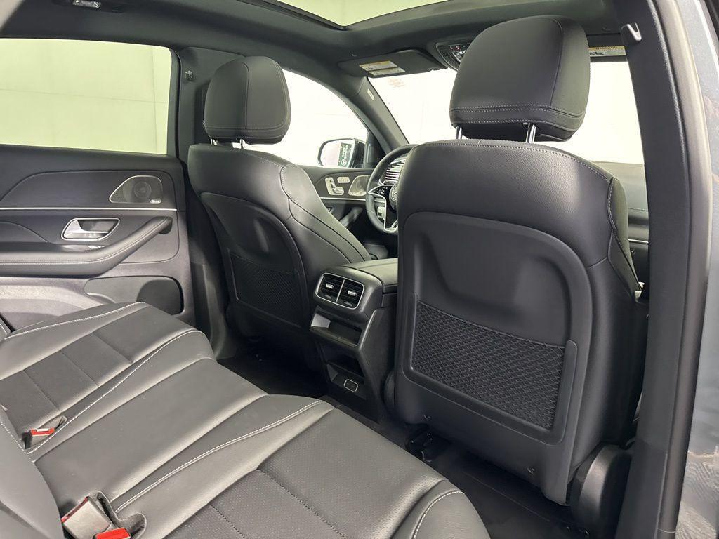 new 2026 Mercedes-Benz GLE 450 car, priced at $84,865
