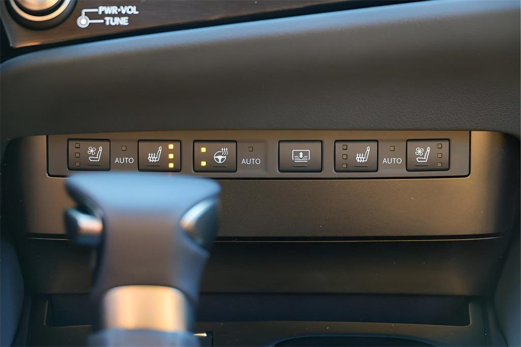 new 2025 Lexus ES 350 car, priced at $56,035