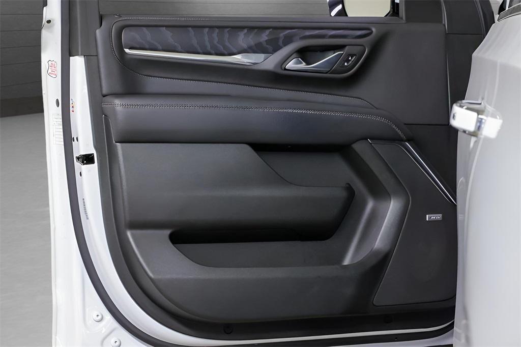 used 2022 GMC Yukon XL car, priced at $52,880