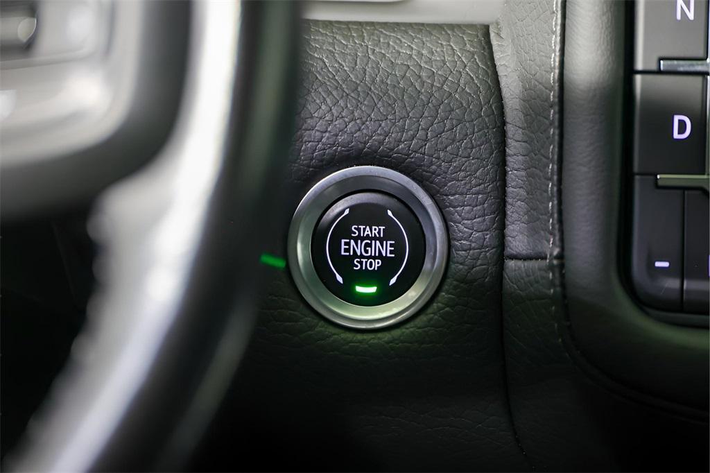 used 2022 GMC Yukon XL car, priced at $52,880