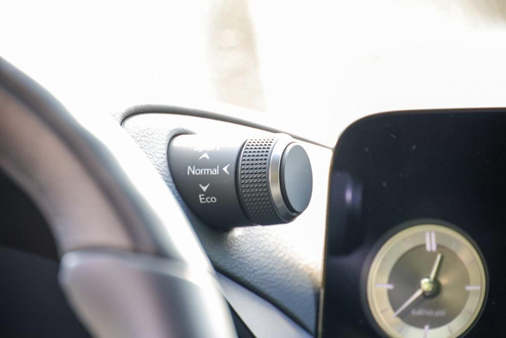 new 2025 Lexus ES 350 car, priced at $56,549