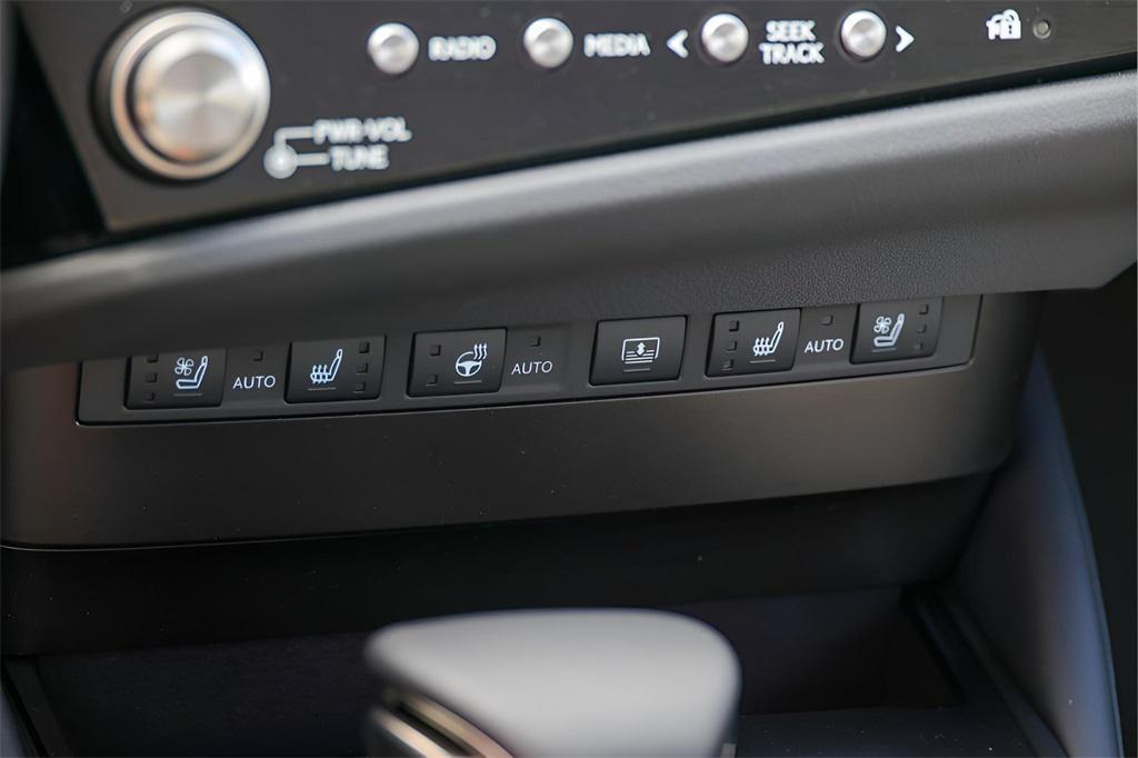 new 2025 Lexus ES 350 car, priced at $56,549