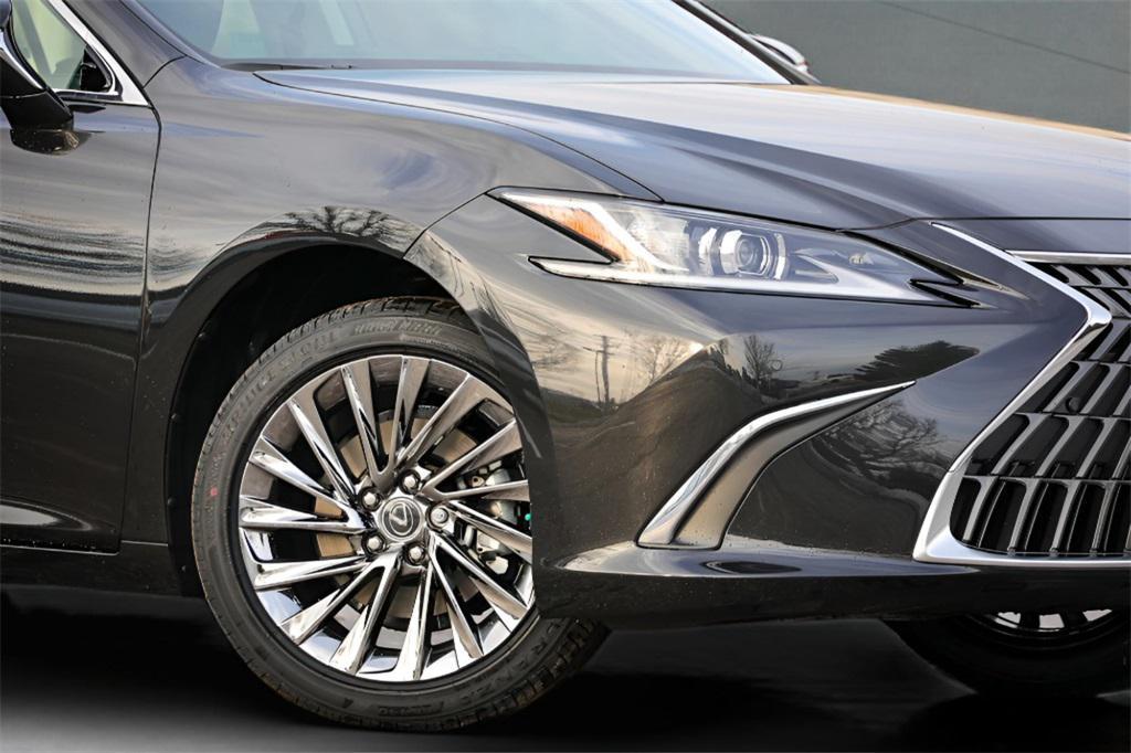 new 2025 Lexus ES 350 car, priced at $54,324