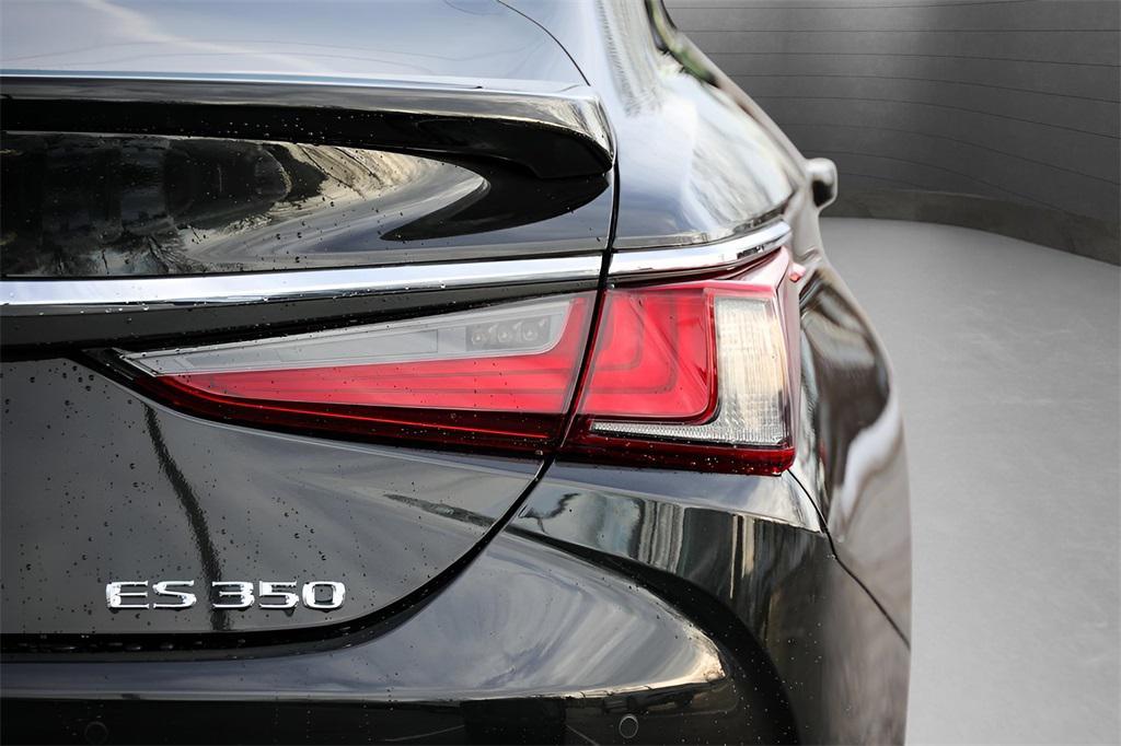 new 2025 Lexus ES 350 car, priced at $54,324