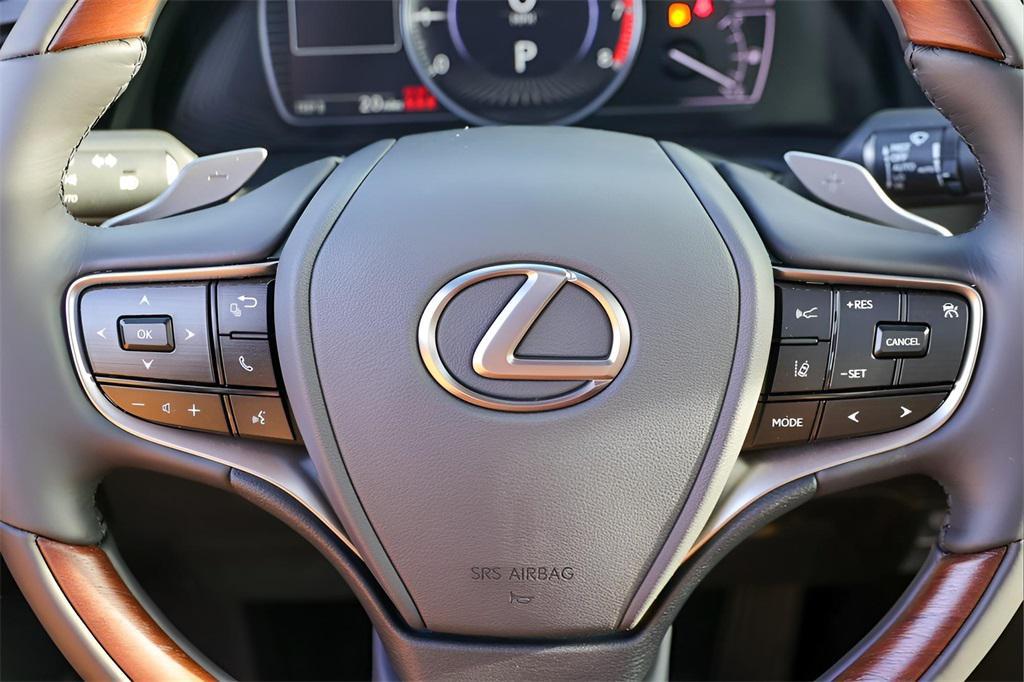 new 2025 Lexus ES 350 car, priced at $56,134