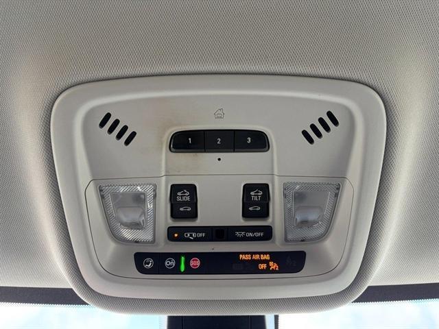 used 2021 Chevrolet Traverse car, priced at $32,985