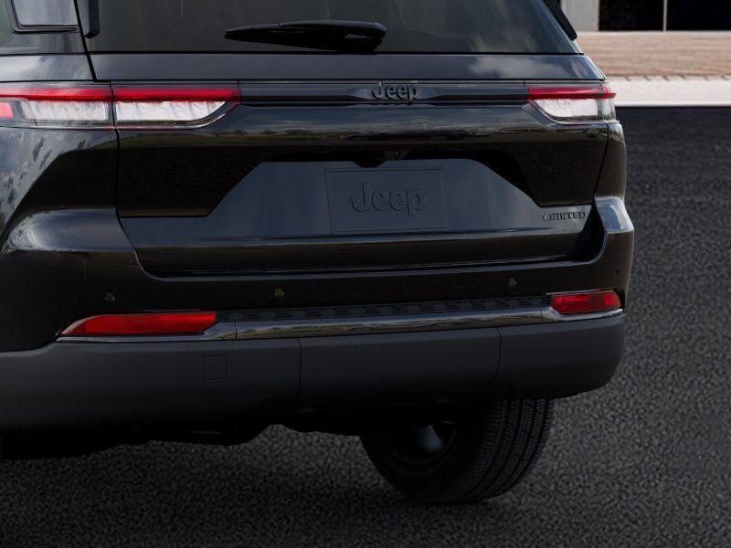 new 2025 Jeep Grand Cherokee car, priced at $32,590