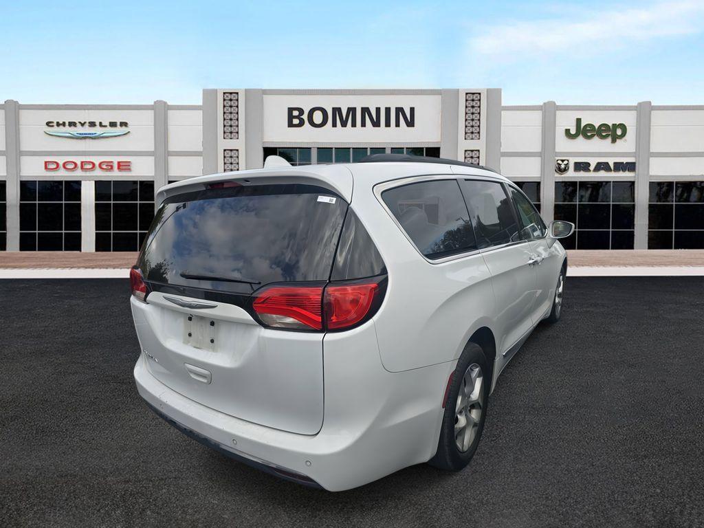 used 2017 Chrysler Pacifica car, priced at $11,279