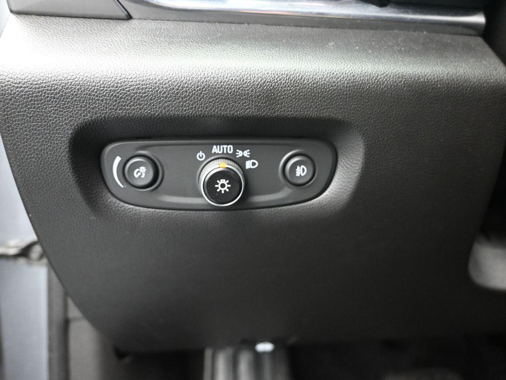 used 2021 Chevrolet Traverse car, priced at $19,490