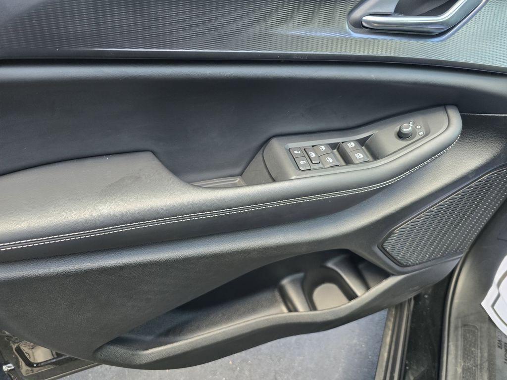 used 2025 Jeep Grand Cherokee L car, priced at $29,990