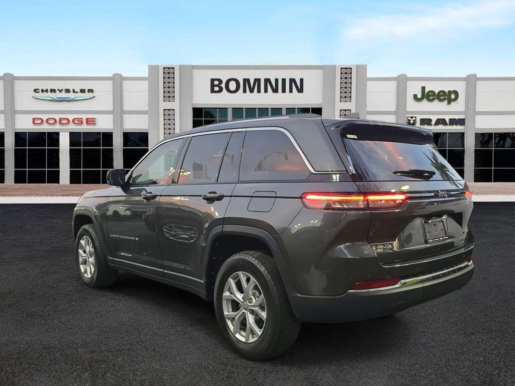 used 2022 Jeep Grand Cherokee car, priced at $26,490