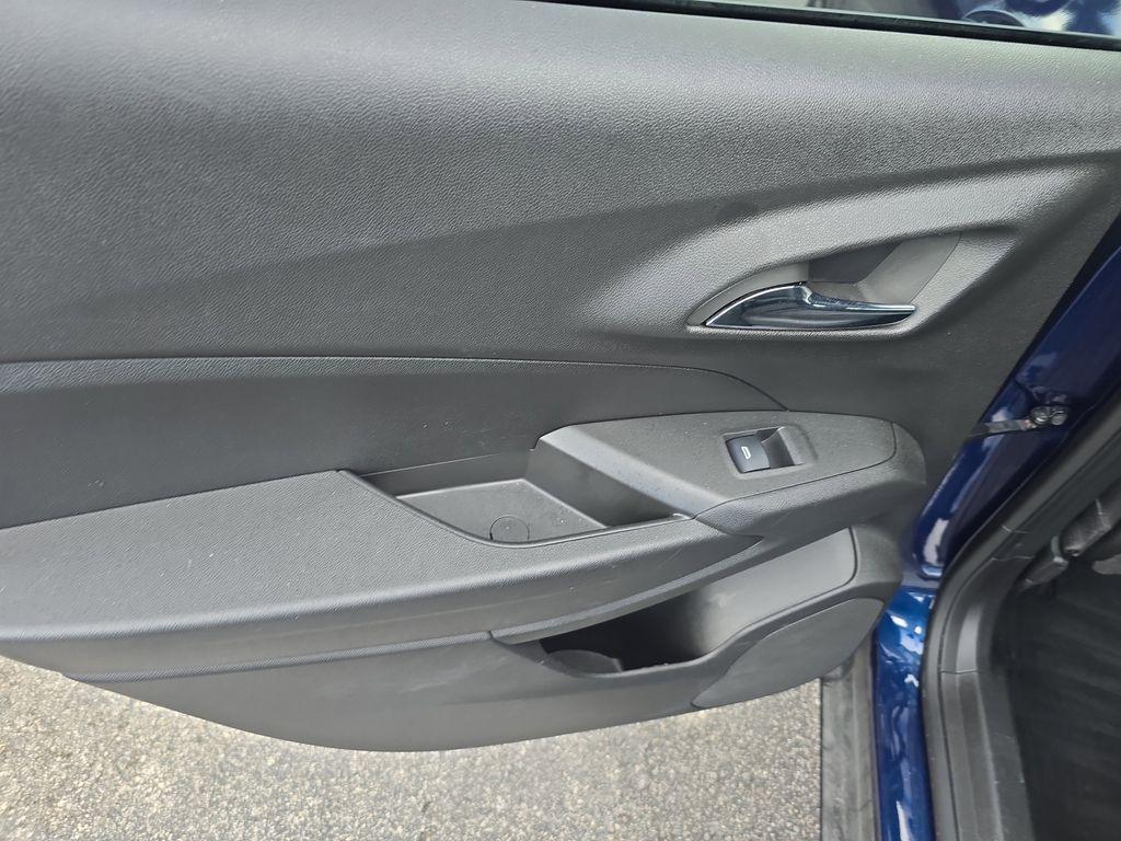 used 2024 Chevrolet Trax car, priced at $13,990