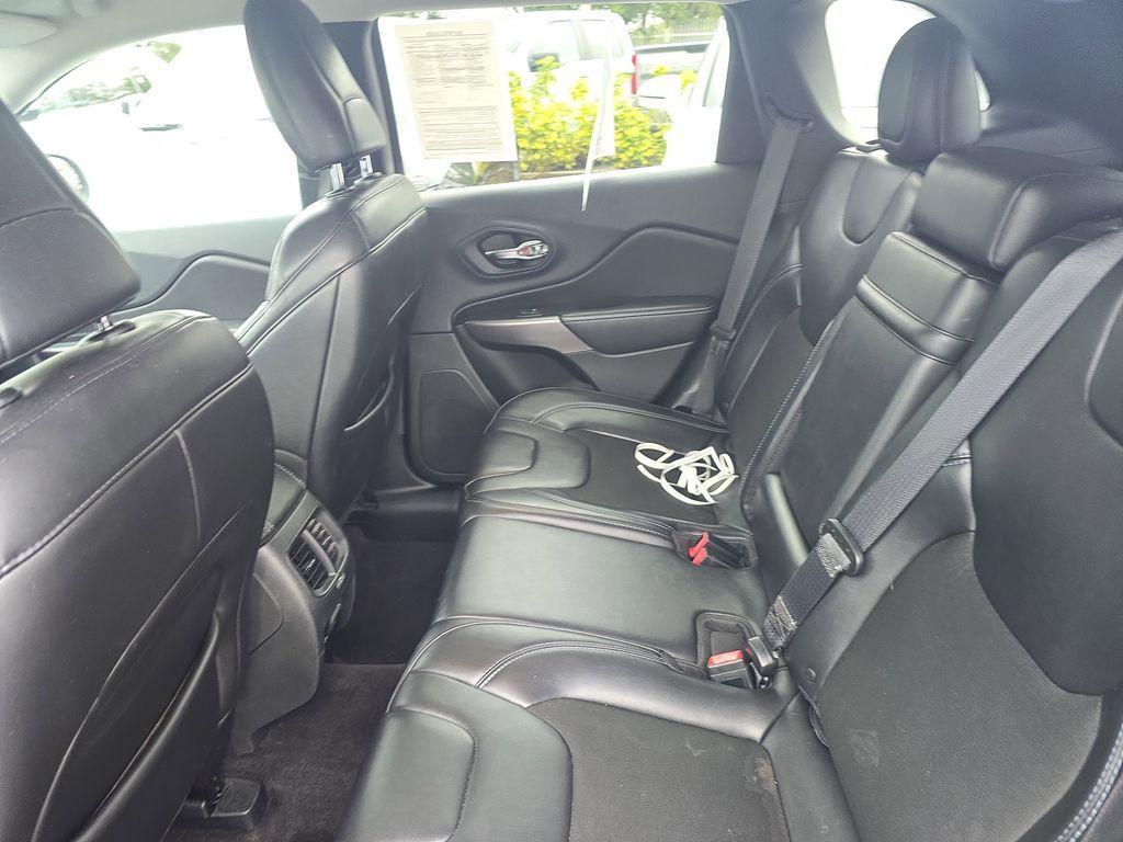 used 2019 Jeep Cherokee car, priced at $8,490