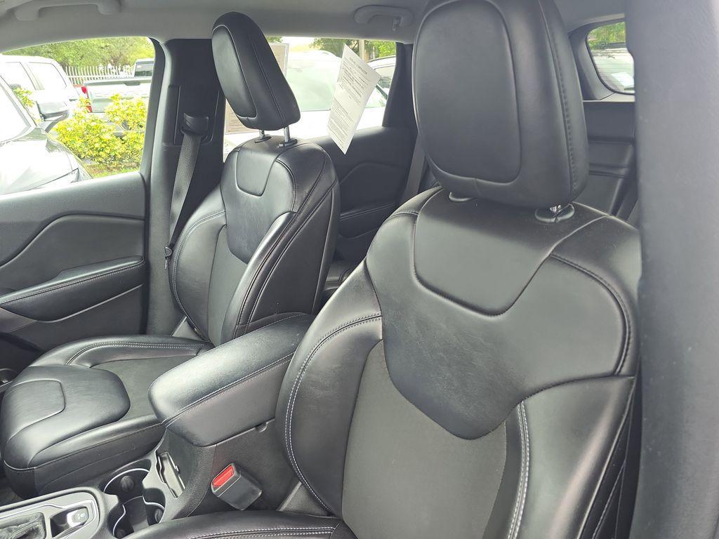 used 2019 Jeep Cherokee car, priced at $8,490