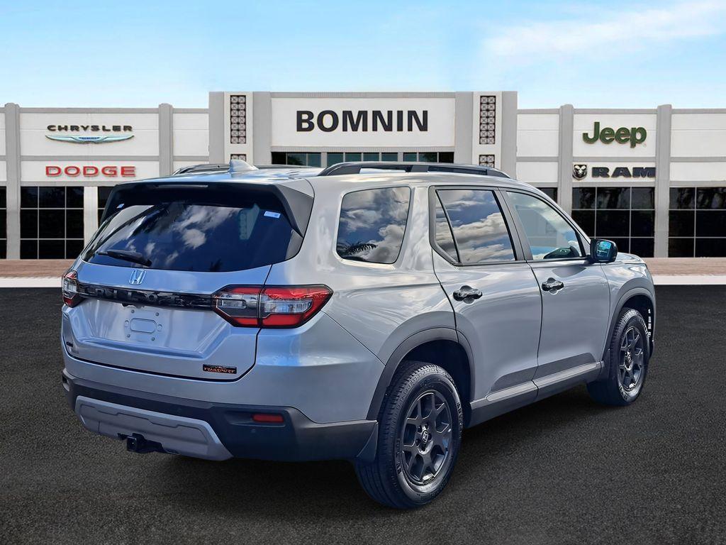 used 2023 Honda Pilot car, priced at $35,990