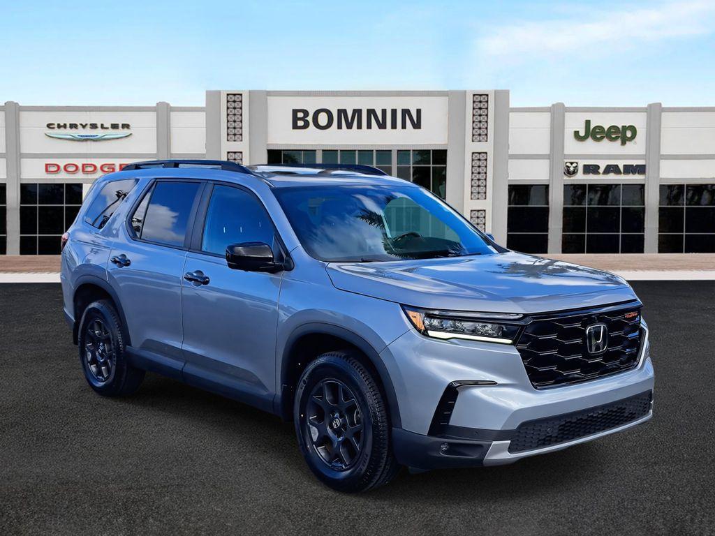 used 2023 Honda Pilot car, priced at $35,990