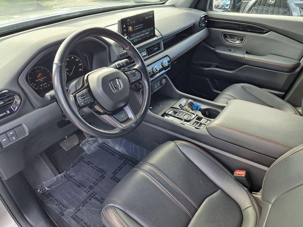 used 2023 Honda Pilot car, priced at $35,990