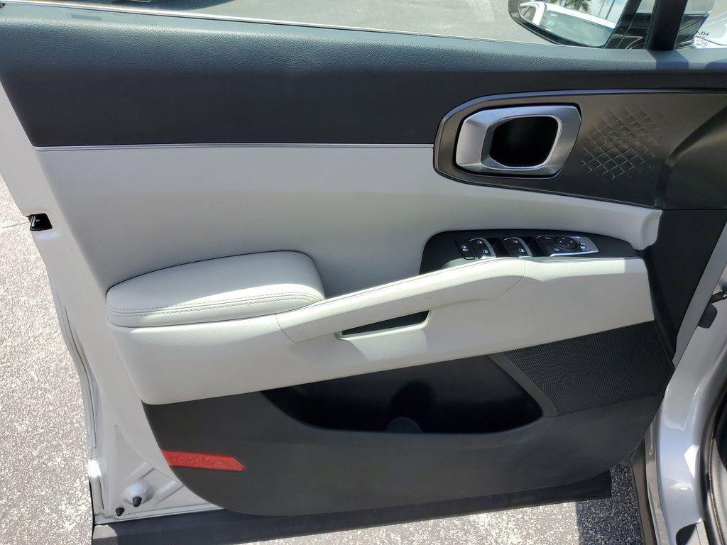 used 2023 Kia Sorento Hybrid car, priced at $26,990