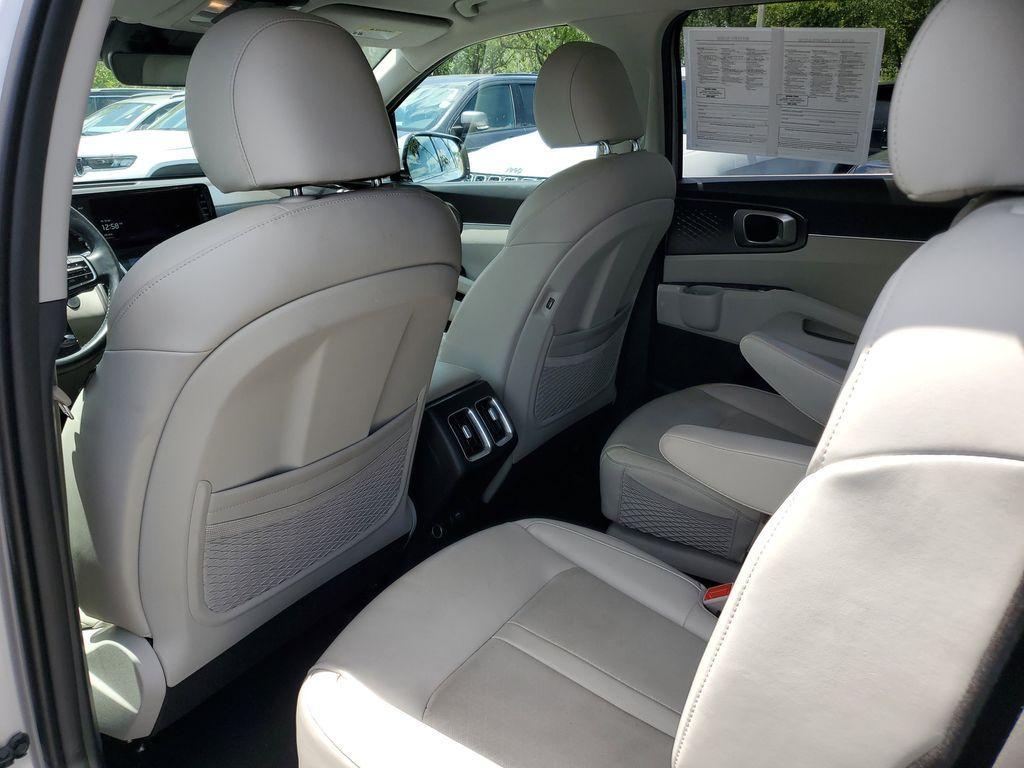 used 2023 Kia Sorento Hybrid car, priced at $26,990