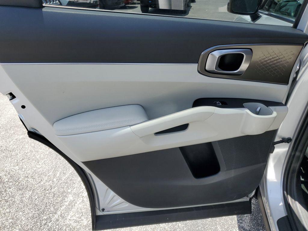 used 2023 Kia Sorento Hybrid car, priced at $26,990