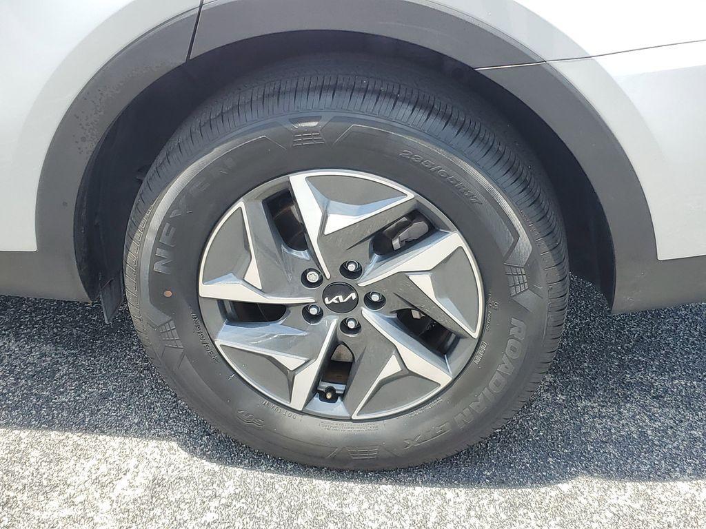 used 2023 Kia Sorento Hybrid car, priced at $26,990