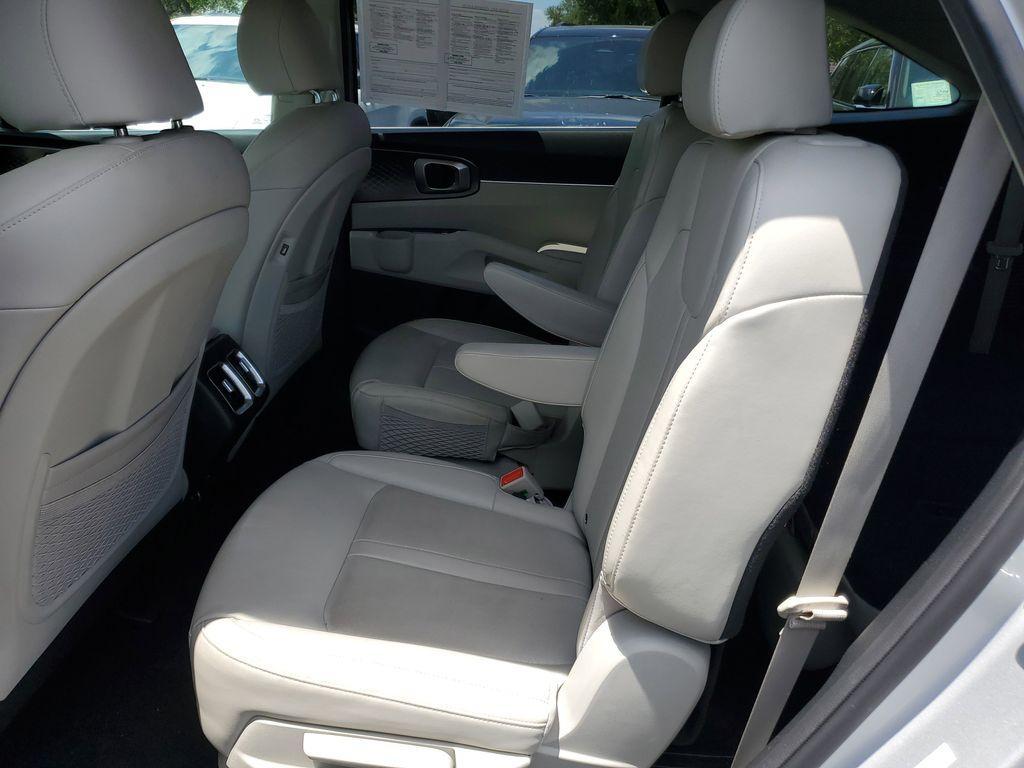 used 2023 Kia Sorento Hybrid car, priced at $26,990