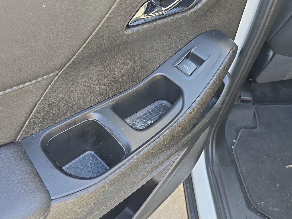 used 2022 Chevrolet Traverse car, priced at $19,490