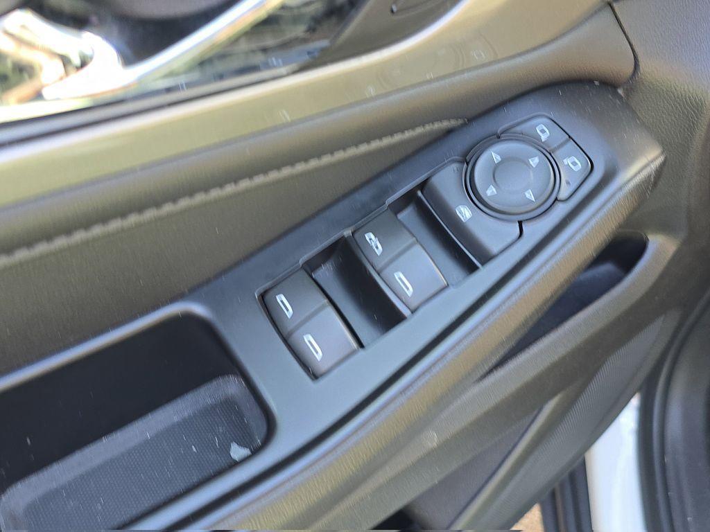 used 2022 Chevrolet Traverse car, priced at $19,490