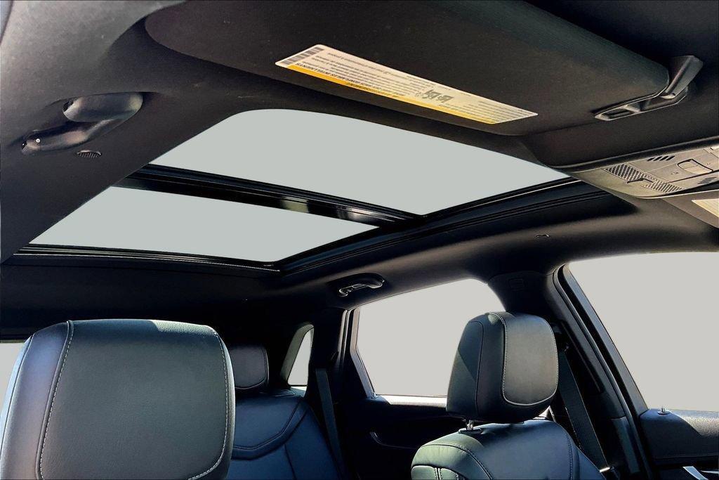 used 2023 Cadillac XT5 car, priced at $31,565