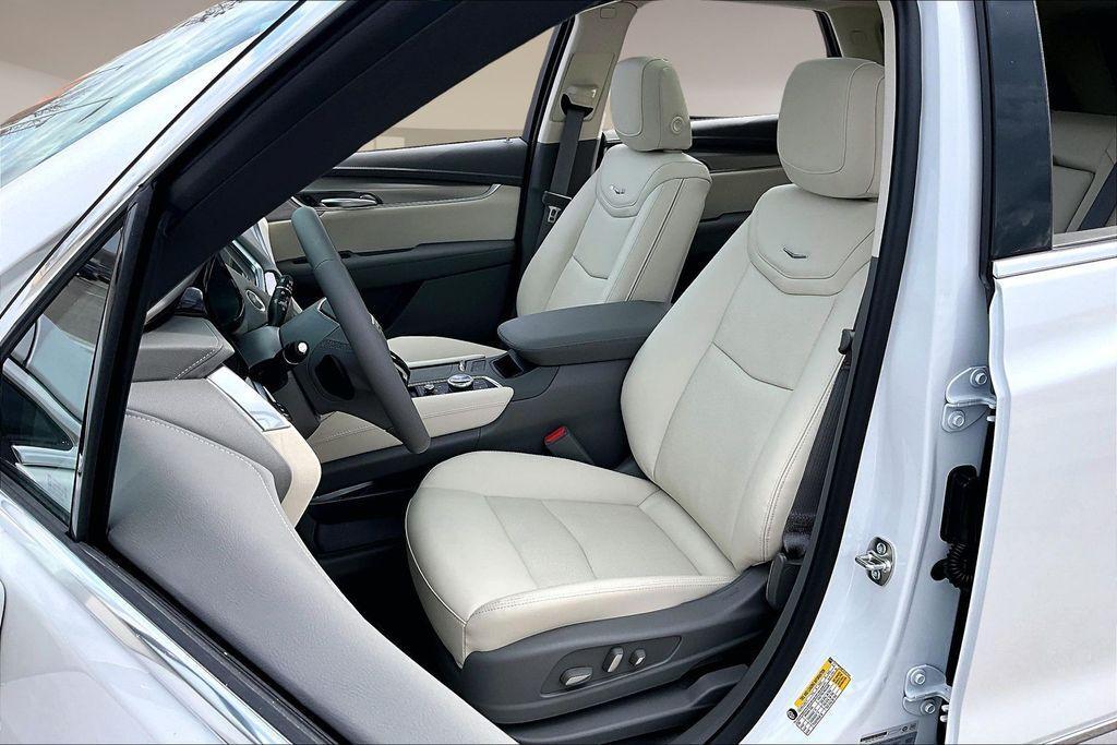 new 2026 Cadillac XT5 car, priced at $60,120