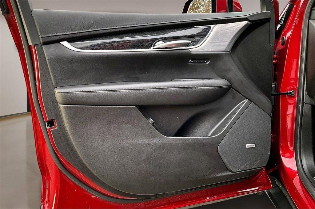 used 2023 Cadillac XT5 car, priced at $26,805