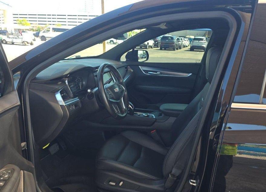 used 2023 Cadillac XT5 car, priced at $30,910